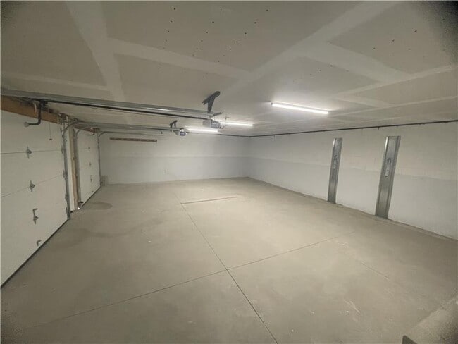 Building Photo - 889 Township Rd 217