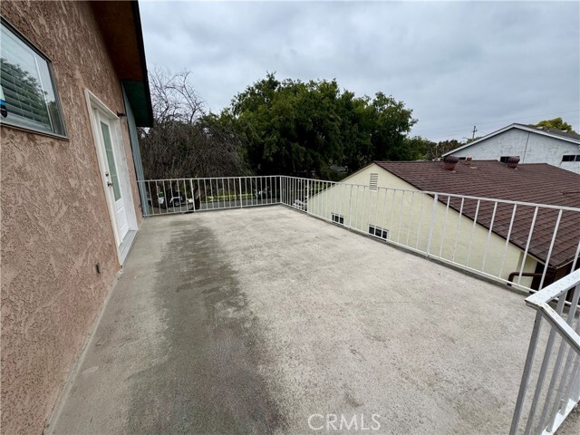 Building Photo - 2150 San Anseline Ave