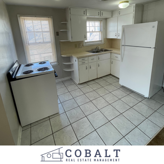 Primary Photo - 2 bedroom Home Near Campus! Preleasing for...