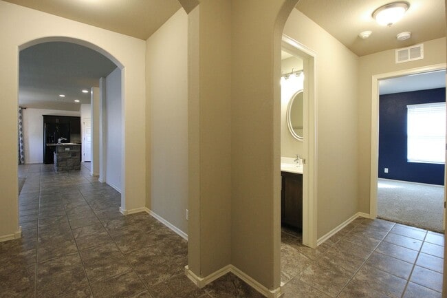 Building Photo - Custom Built 4 Bedroom In Southern Reserve...