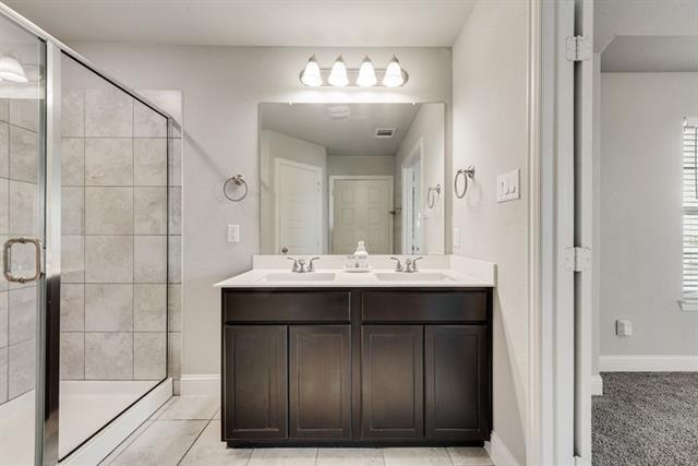 Building Photo - 4929-4931 Sanger Cir Dr