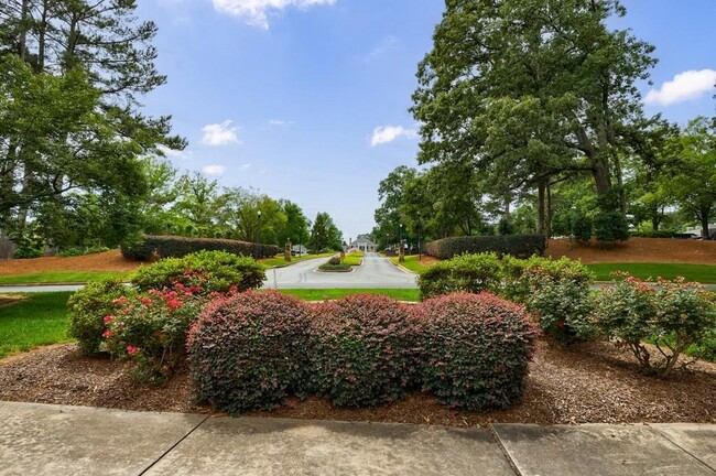 Building Photo - 459 Atlanta Country Club Dr