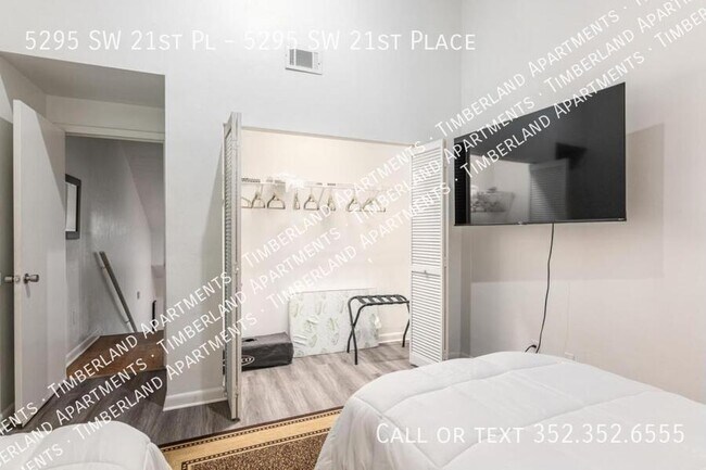 Building Photo - 5295 SW 21st Pl