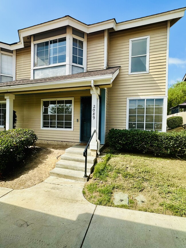 Primary Photo - 2089 Manzana Way