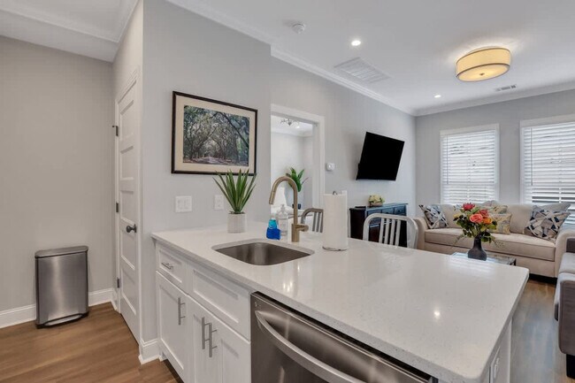 Building Photo - 306 W Gaston St