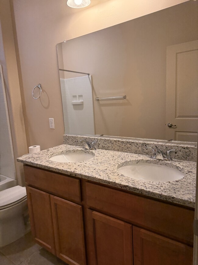 Building Photo - 4239 E Columbus Park Pl