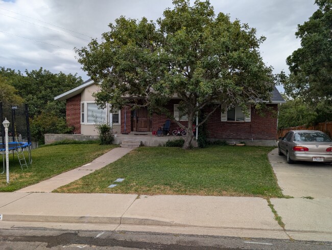 Building Photo - 45 N 300 W St