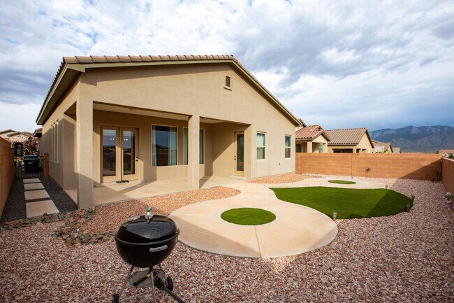 Building Photo - 6936 Dusty Dr NE