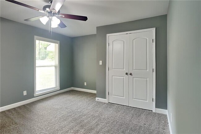 Building Photo - 3832 Meadow Ln