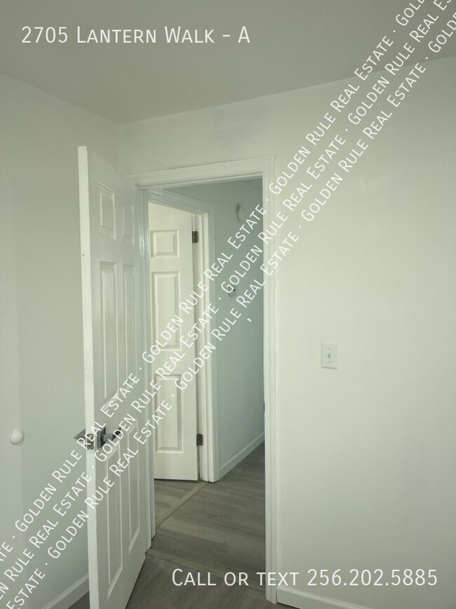 Building Photo - 2705 Lantern Walk SE