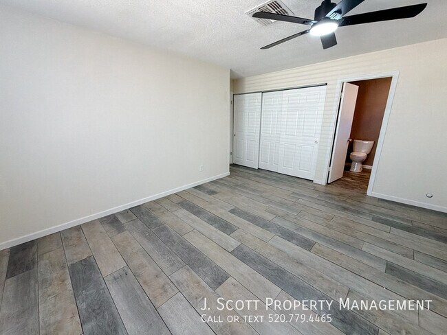 Building Photo - 6424 W Becker Ln