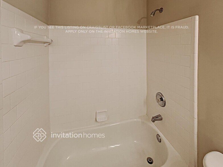 Building Photo - 172 Wallnut Hall Cir