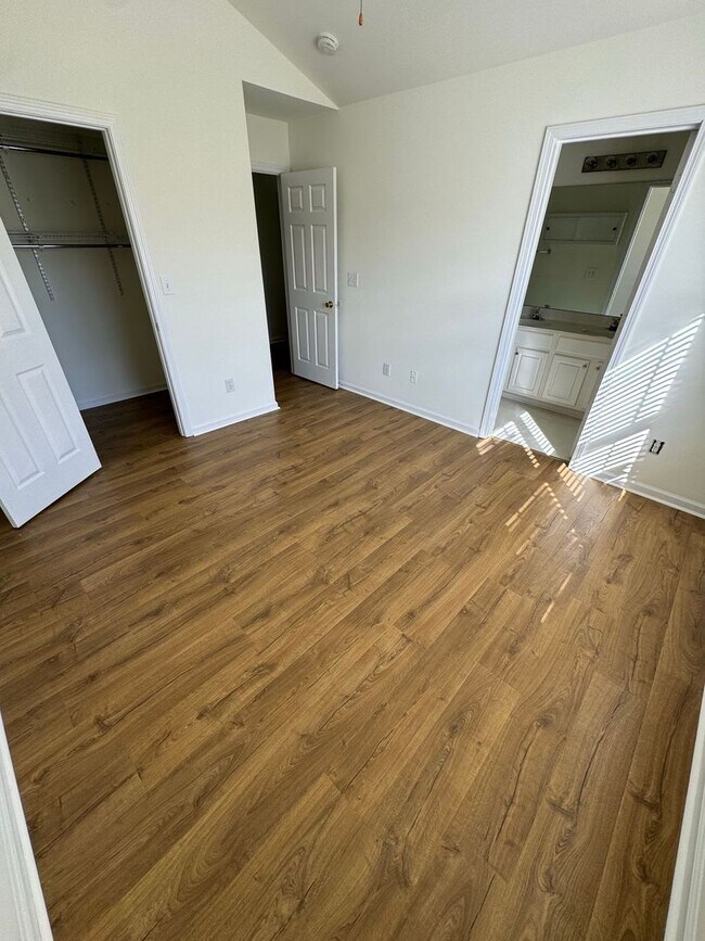 Building Photo - 742 Shellstone Pl