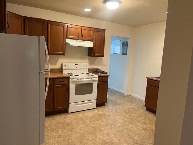 Kitchen from living room - 1013 Arizona Ave