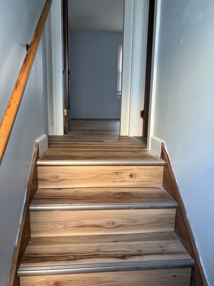 Building Photo - 1410 E Blake Ave