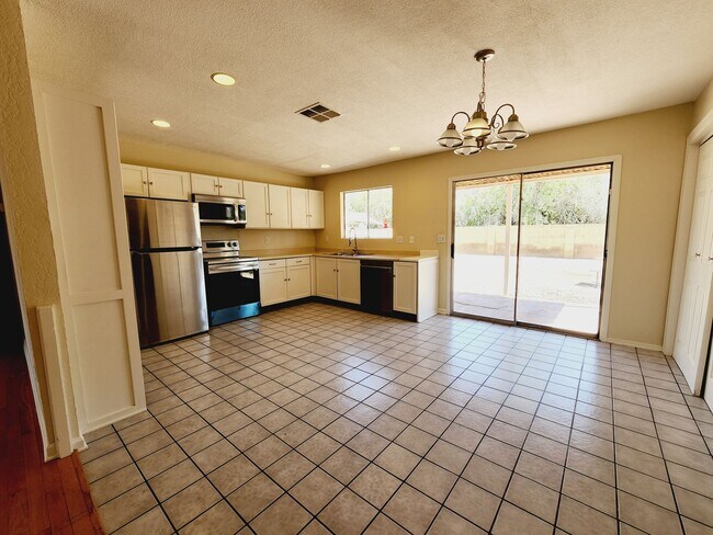 Building Photo - 3 Bedroom Close to Intel, Kyrene Schools!