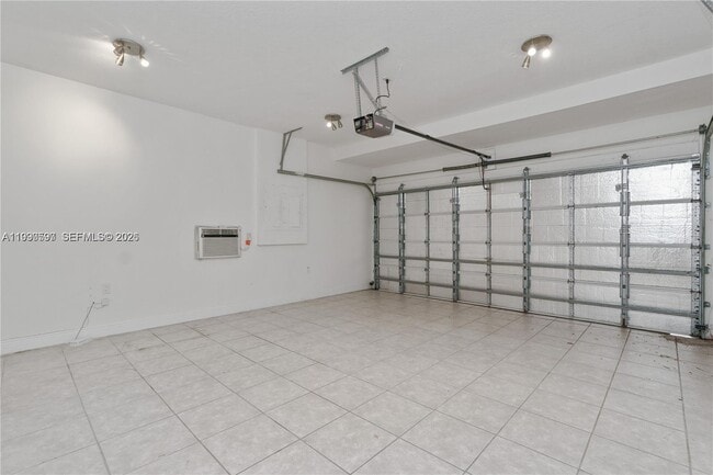 Building Photo - 7333 NW 108th Ct