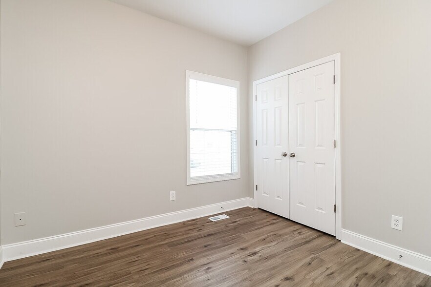 Building Photo - 1320 Ujamaa Dr