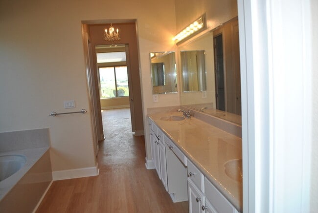Building Photo - Gorgeous Upgraded Sun City Lincoln Hills Home
