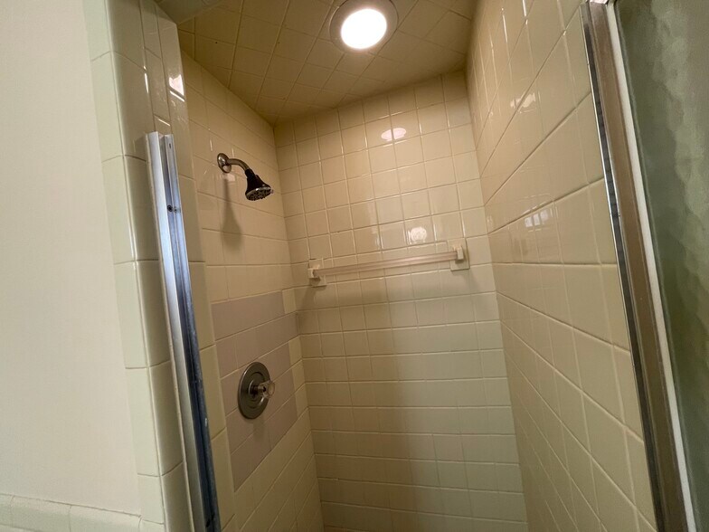 Building Photo - 227 Sunshine Dr