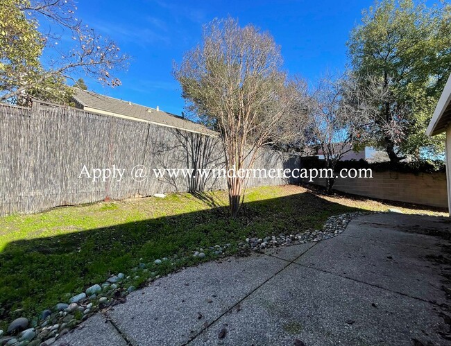 Building Photo - Spacious and Airy Rocklin Home!