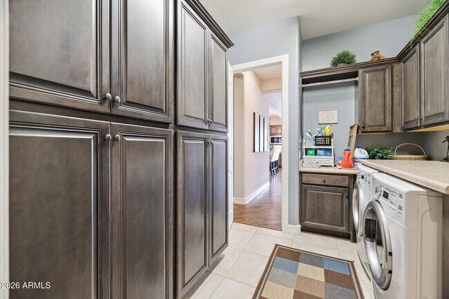 Building Photo - 5907 E Calle de Las Estrellas Rd