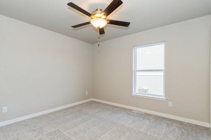 Building Photo - 1025 Switchgrass Ln