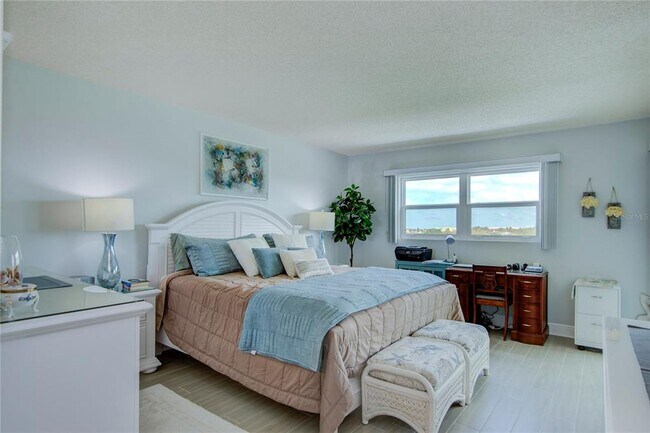 Building Photo - 10216 Regal Dr