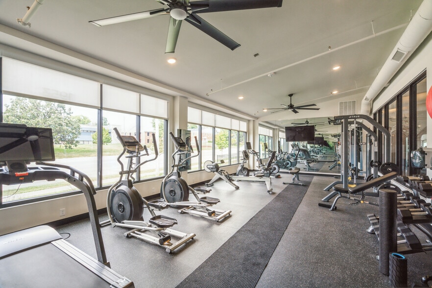 Fully-equipped fitness center - 1953 1st Ave SE