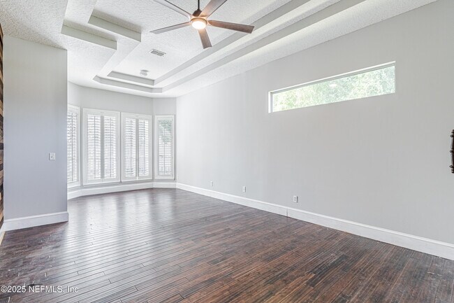 Building Photo - 12160 Basalt Dr S