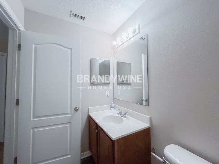 Building Photo - 8269 Halls Hammock Ct