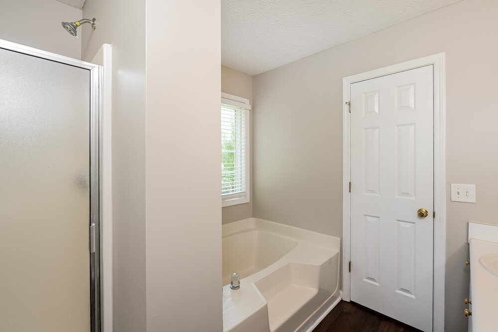 Building Photo - 3810 Biltmore Oaks Dr SE