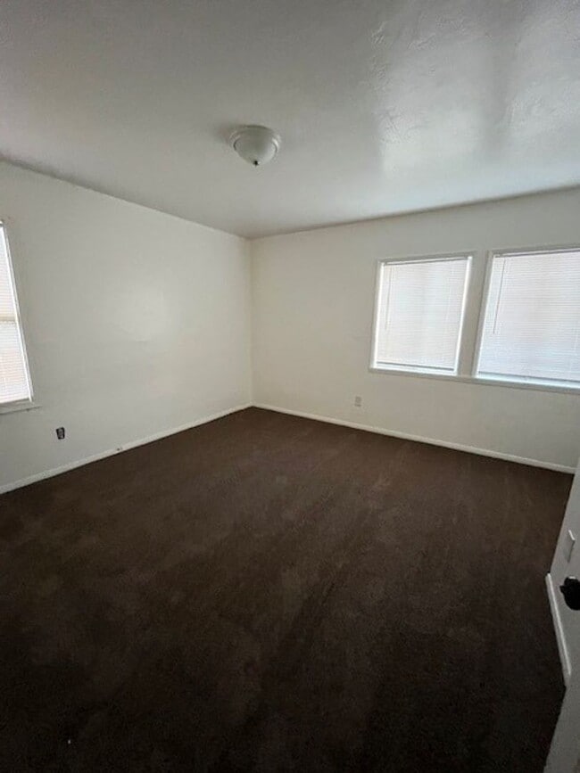 Building Photo - 229 T St