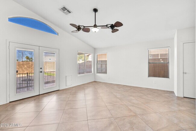 Building Photo - 1638 E Barbarita Ave