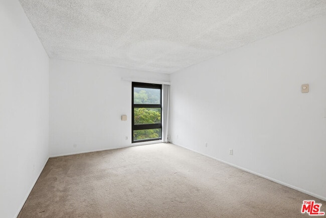 Building Photo - 7742 Redlands St