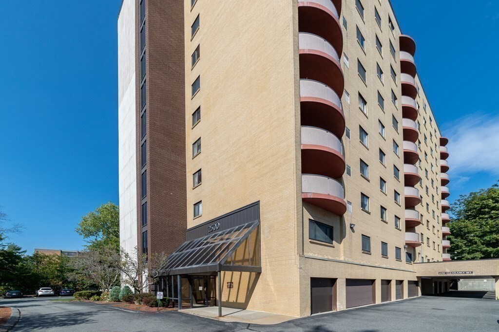 Building Photo - 2500 Mystic Valley Pky