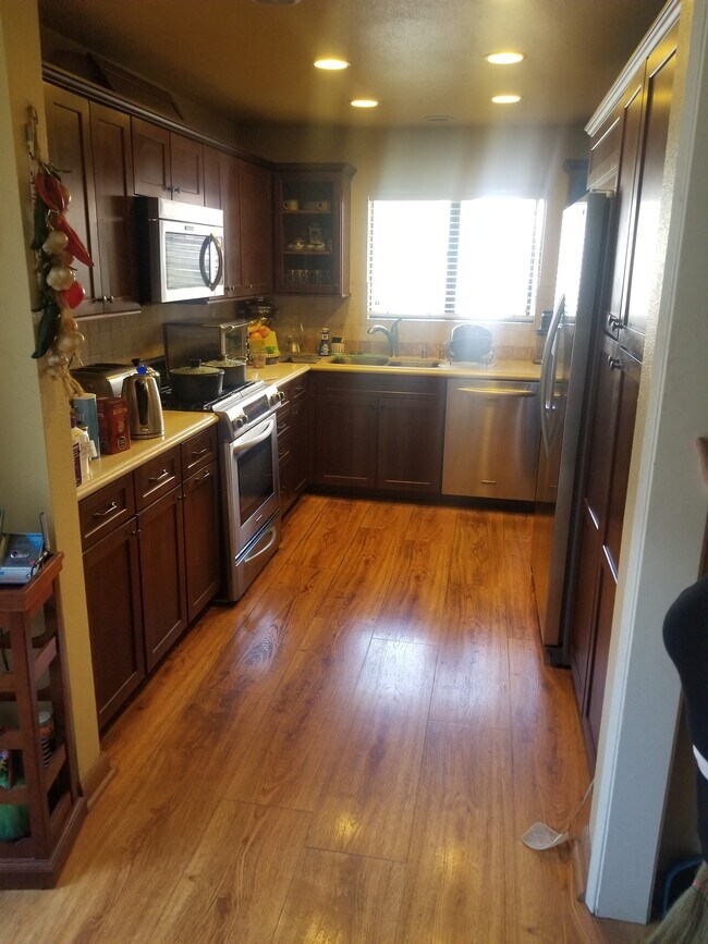 Building Photo - 21801 Burbank Blvd