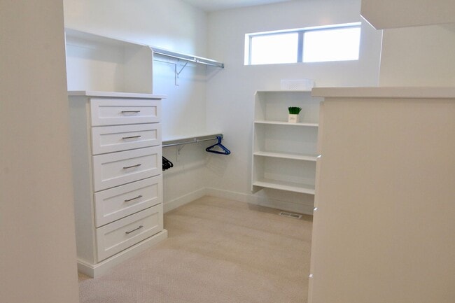 Building Photo - Lovely Home For Rent In Highland, UT (Fully Furnished)