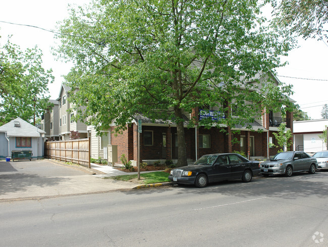 Building Photo - Duck Lofts