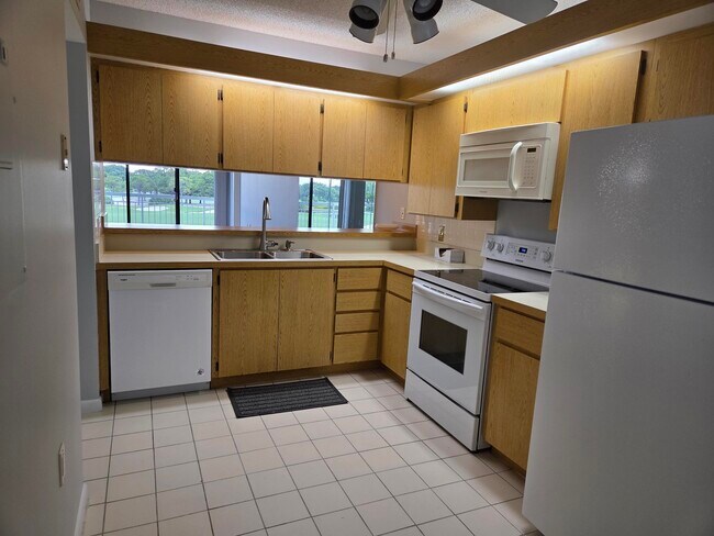 Building Photo - 2421 Village Blvd