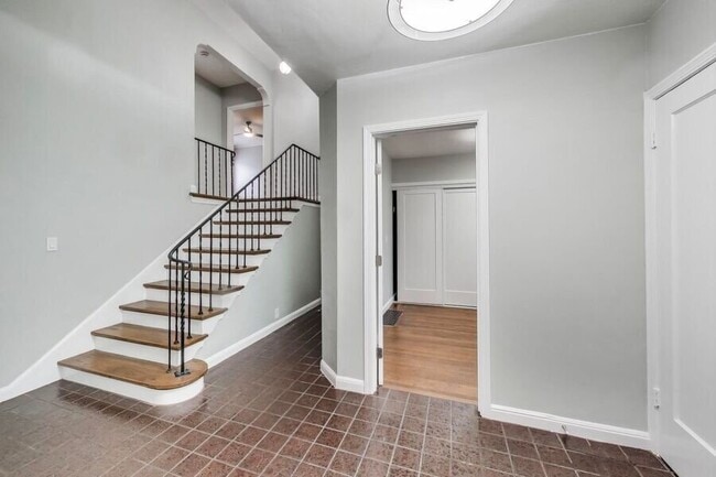 Building Photo - 37 12th Ave