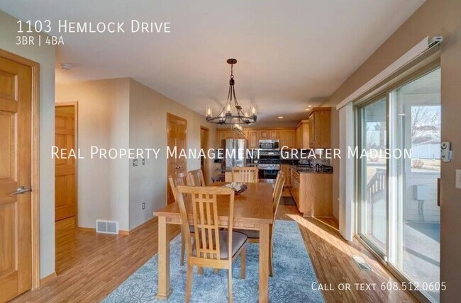 Building Photo - 1103 Hemlock Dr