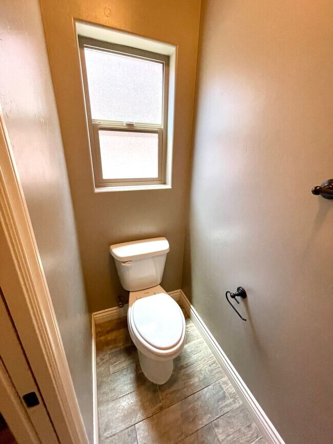 Building Photo - Beautiful 3 Bedroom Home in Central Kingman!