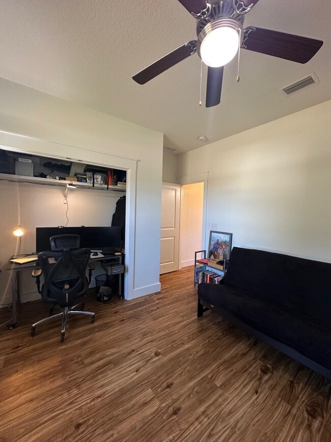 Building Photo - 4819 Whitewood Rd