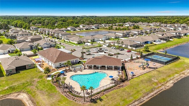 Building Photo - 13071 Brookside Moss Dr