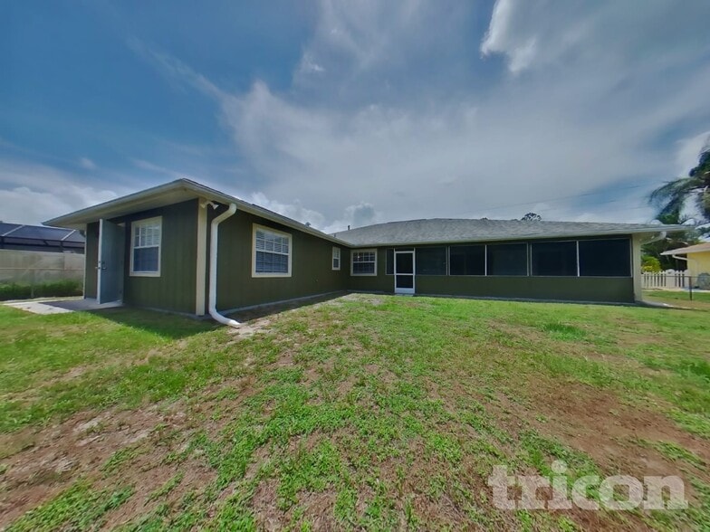 Building Photo - 3598 N Biscayne Dr