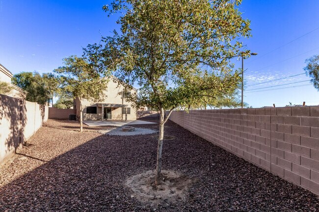 Building Photo - 1368 S 232nd Ave