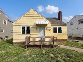 Building Photo - Charming 3-Bedroom Home Near North Toledo