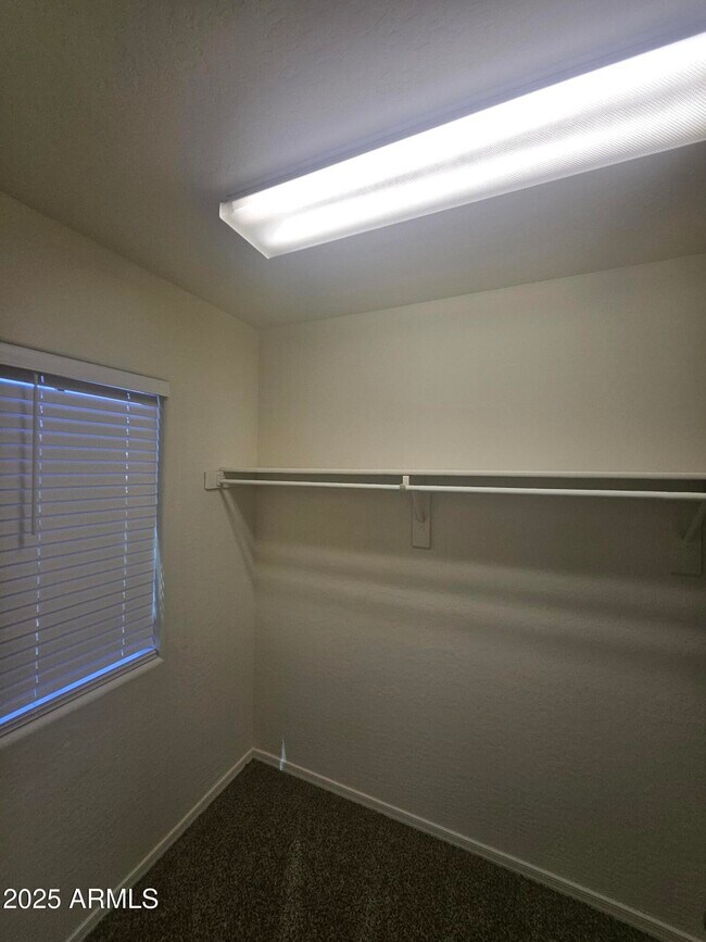 Building Photo - 40438 W Helen Ct