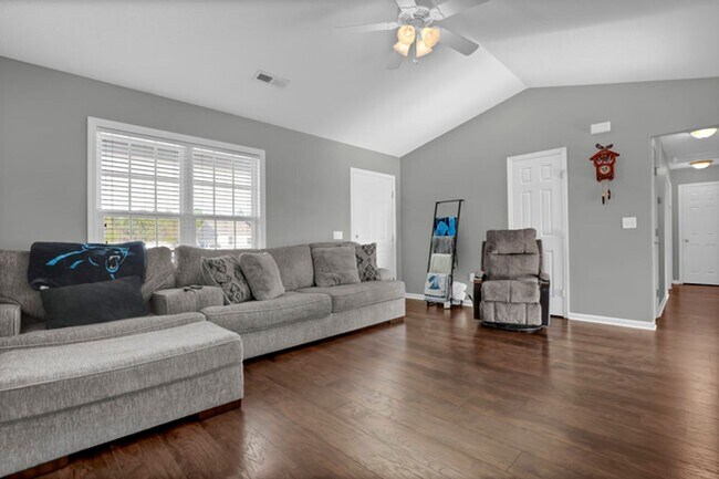 Building Photo - 106 Clint Mills Rd